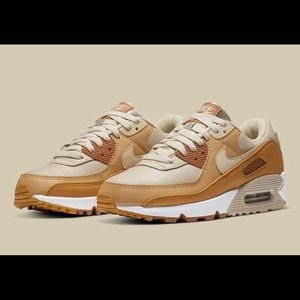 Nike Womens Air Max 90 Caramel sz 7.5